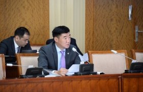 “Монгол Улсын Үндсэн хуульд нэмэлт, өөрчлөлт оруулах эсэх асуудлаар олон нийтийн санаа бодлыг тандан судлах ажлыг зохион байгуулах тухай” Улсын Их Хурлын тогтоолын төслийг дэмжлээ