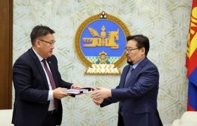 Төрийн болон орон нутгийн өмчийн хөрөнгөөр бараа, ажил, үйлчилгээ худалдан авах тухай хуулийн шинэчилсэн найруулгын төслийг өргөн мэдүүллээ