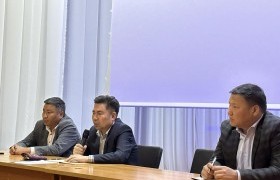 Үндсэн хуульд оруулах өөрчлөлтийн төсөлд ард иргэдийнхээ саналыг сонсох уулзалт хийлээ