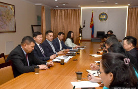 Монголын ноос, ноолуурын холбоо, үндэсний үйлдвэрлэгч аж ахуйн нэгжүүдийн удирдлагуудтай уулзлаа
