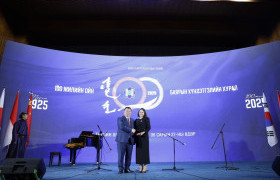 ХЗДХЯ:МОНГОЛ УЛСАД НОТАРИАТЫН БАЙГУУЛЛАГА ҮҮСЭЖ ХӨГЖСӨНИЙ 100 ЖИЛИЙН ОЙН ӨДӨР САЛБАРЫН ШИЛДГҮҮДИЙГ ТӨРИЙН ДЭЭД ОДОН, МЕДАЛИАР ШАГНАЛАА