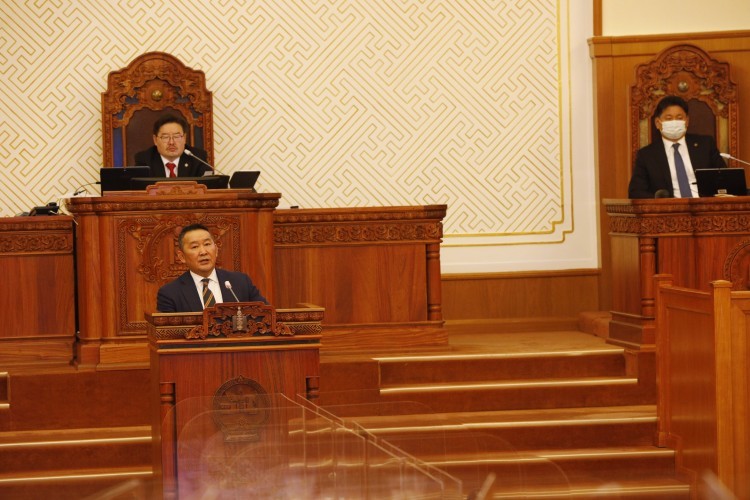Монгол Улсын 31 дэх Ерөнхий сайд У.Хүрэлсүх өөрийн хүсэлтээр албан тушаалаа өглөө