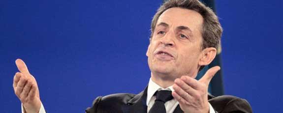 Саркози өрсөлдөгчөө 