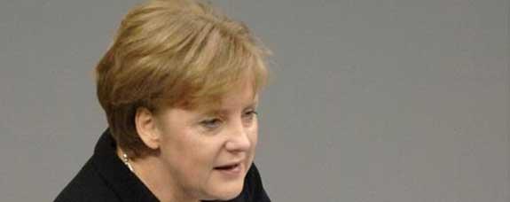 Давосын форум дээр Ангела Меркель Европын орнуудаа шүүмжиллээ