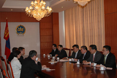 БНУУ-ын парламентын төлөөлөгчдийг хүлээн авч уулзлаа