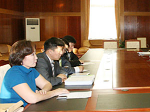 Монгол Улсын 2010 оны төсвийн тухай хуулиудыг өргөн барилаа 