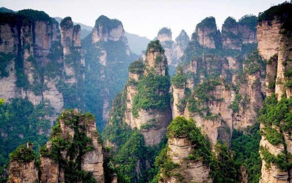 Хятад улс шинэ хот барихын тулд 700 уулыг газартай тэгшилнэ