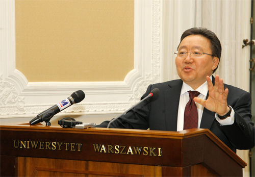 Монгол Улсын Ерөнхийлөгч Варшавын их сургуульд лекц уншив