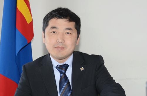 О.Баасанхүү: Монголд хуульчид нь улс төрөөс хамааралтайг анхаараарай