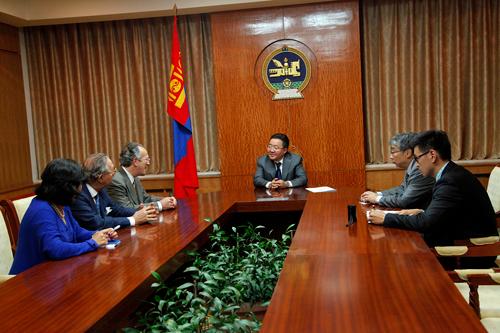 Монгол Улсын Ерөнхийлөгчид Нээлттэй нийгэм сангийн Ерөнхийлөгч бараалхав 