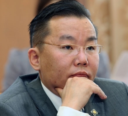 Г.Баярсайхан: Монголыг популизм хордуулж байна