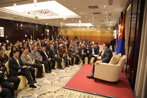 Монгол Улсын Ерөнхийлөгч зангиагүй уулзалт хийв