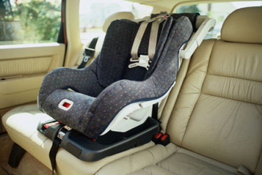  Эцэг эхчүүдэд хүүхдээ автомашины зориулалтын суудалд суулгаж байхыг анхааруулж байна