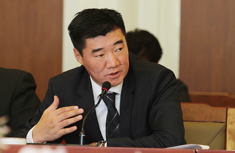 С.Бямбацогт: Монгол Улсын ирээдүй өрөнд баригдсан, хамгийн эрсдэлтэй орны тоонд орчихоод байна