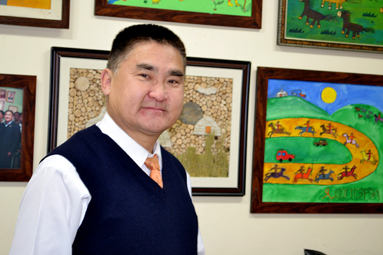 Д.Эрдэнэбат: Оюутолгой биш хүүхдийн хөгжил монголын ирээдүй