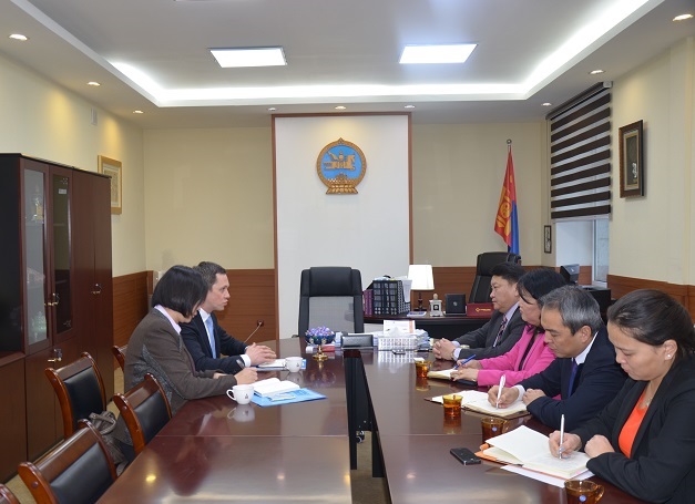 Монгол Улс дахь НҮБ-ын Хүүхдийн Сангийн Суурин төлөөлөгч ноён Роберто Бэнесийг хүлээн авч уулзлаа