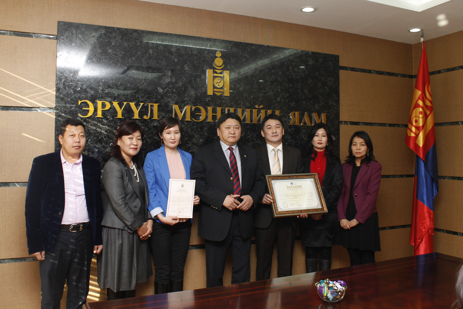 Монгол Улсад анх удаа үндэсний GMP гэрчилгээг “Айвико” тарилгын эмийн үйлдвэрт олголоо