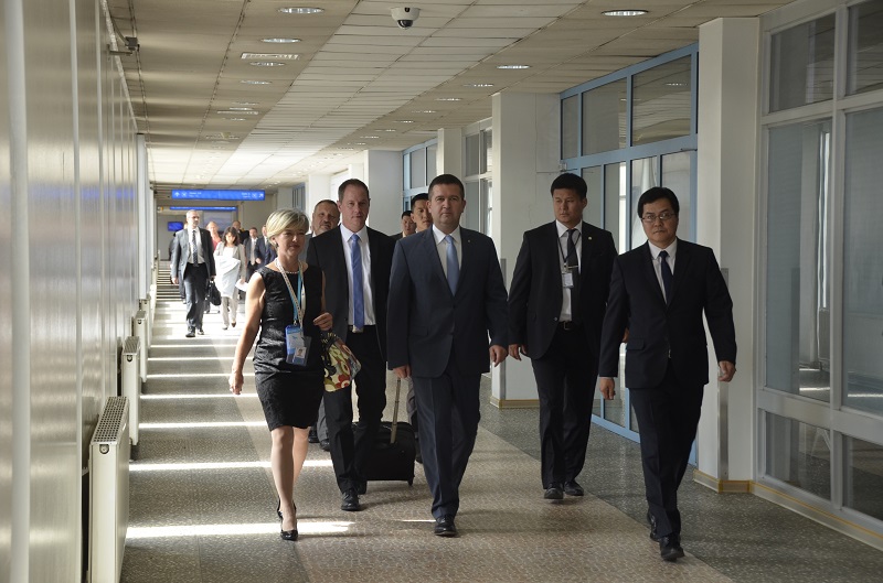БНЧУ-ын Парламентын Төлөөлөгчдийн Танхимын дарга Монгол Улсад албан айлчлал хийхээр хүрэлцэн ирлээ