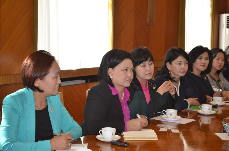 УИХ-ын гишүүн Д.Оюунхорол, Д.Сарангэрэл нар БНСУ-ын парламентын гишүүн Ким Ён Жүг хүлээн авч уулзлаа