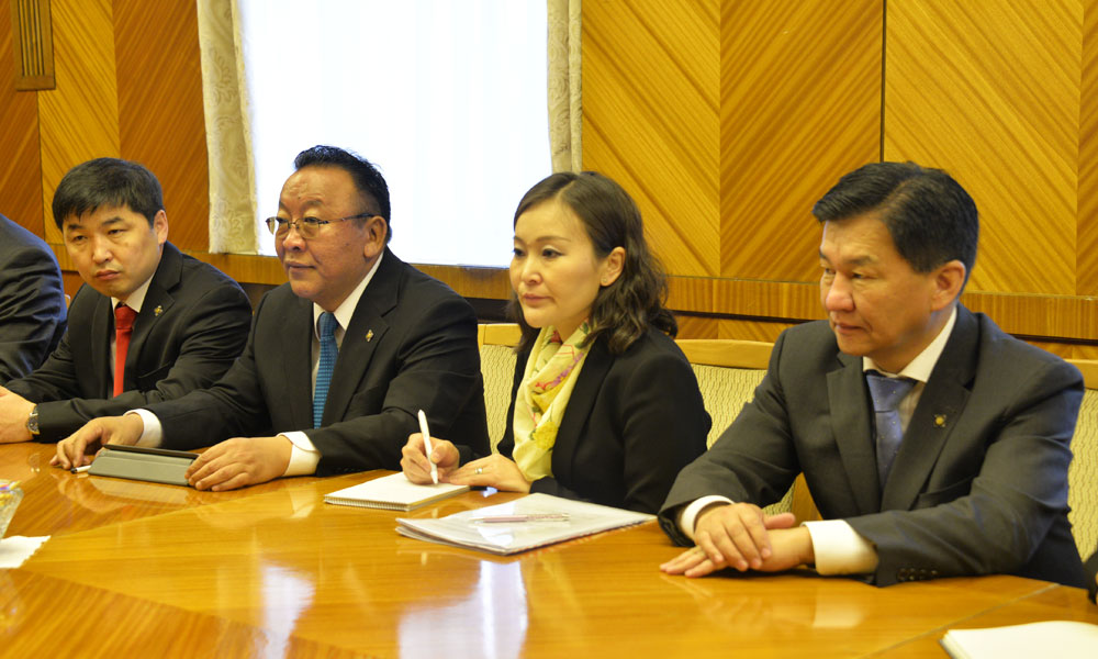 Улсын Их Хурлын гишүүн, Улсын Их Хурал дахь Монгол-Японы парламентын бүлгийн дарга Д.Ганхуяг Японы парламентын гишүүдтэй уулзав