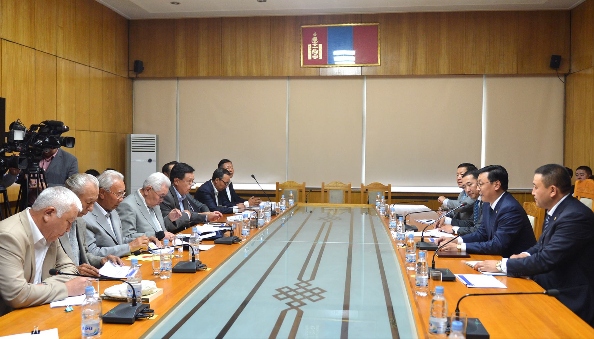 Үе үеийн Ерөнхий сайд, Сангийн сайд, Монголбанкны ерөнхийлөгч нартай уулзлаа