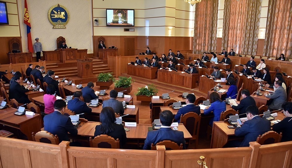 Гаалийн албан татвараас чөлөөлөх тухай хуульд өөрчлөлт оруулах тухай хуулийн төслийн анхны хэлэлцүүлгийг хийв