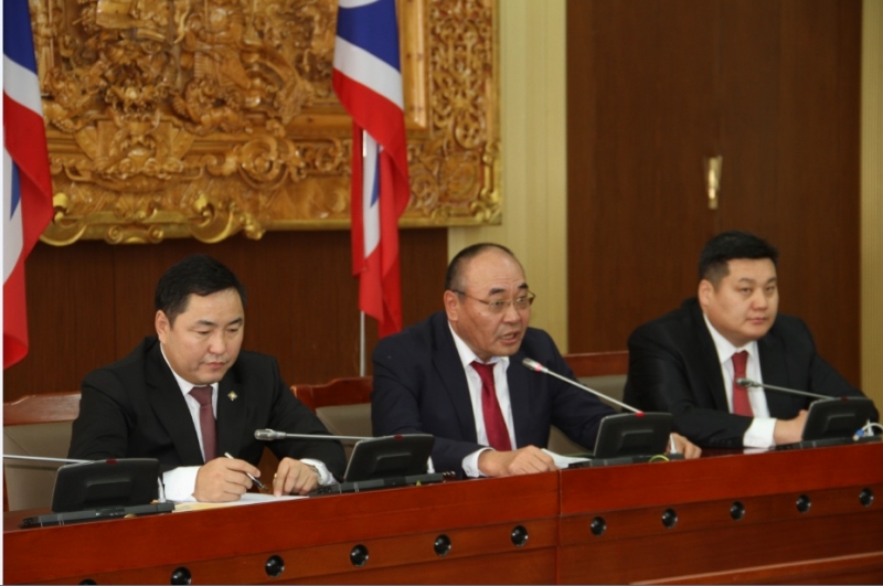 УИХ дахь Ардчилсан намын бүлгээс Монгол Улсын Ерөнхий сайдад шаардлага хүргүүллээ