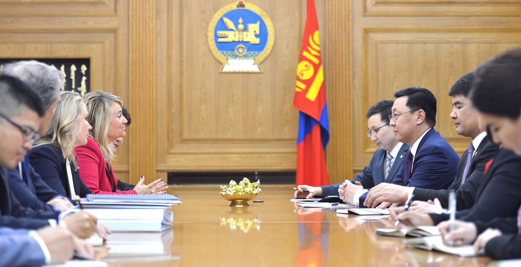 Монгол Улсад хөрөнгө оруулалт хийх хүсэлт тавилаа