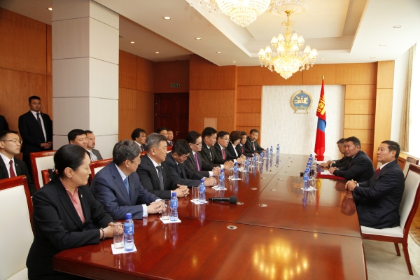 Х.Баттулга: Монгол Улсаар овоглогдох Засгийн газар шүү гэдгийг анхаараарай, улстөржилт хэрэггүй