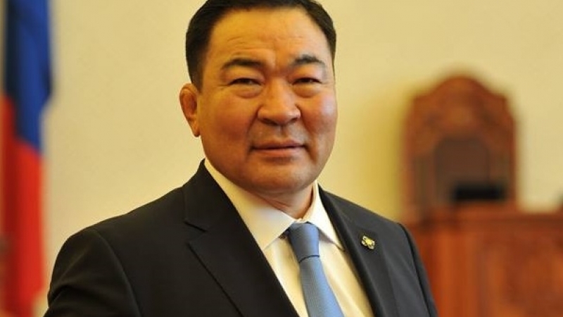 Б.Бат-Эрдэнэ: Монголд мэргэшсэн төрийн албан хаагч улс төрд орох эрх нь хаалттай байна