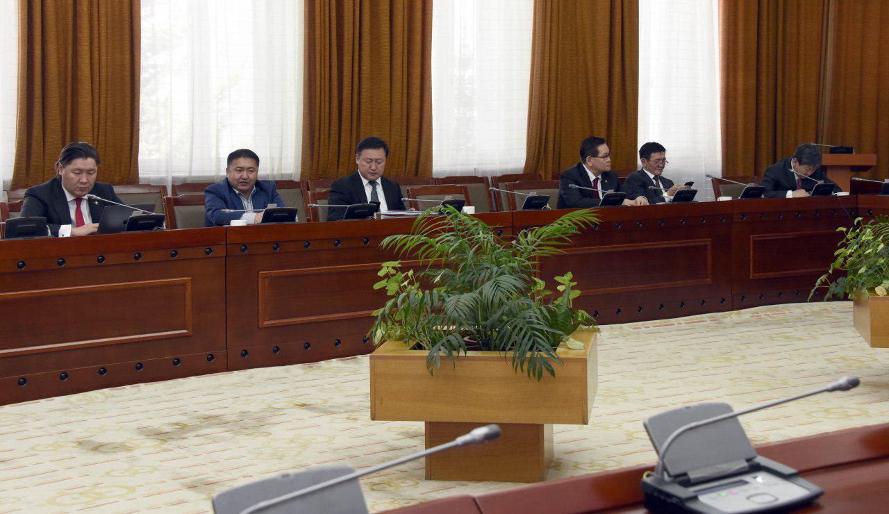 Монгол Улсын нэгдсэн төсвийн 2019 оны төсвийн хүрээний мэдэгдэлийг хэлэлцлээ