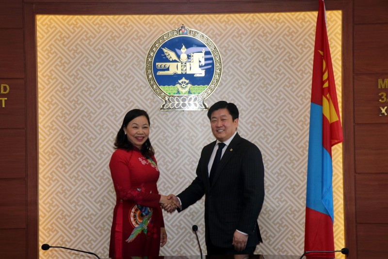 Монгол, Вьетнам хоёр улс зам тээврийн салбарт хамтран ажиллах санал солилцлоо