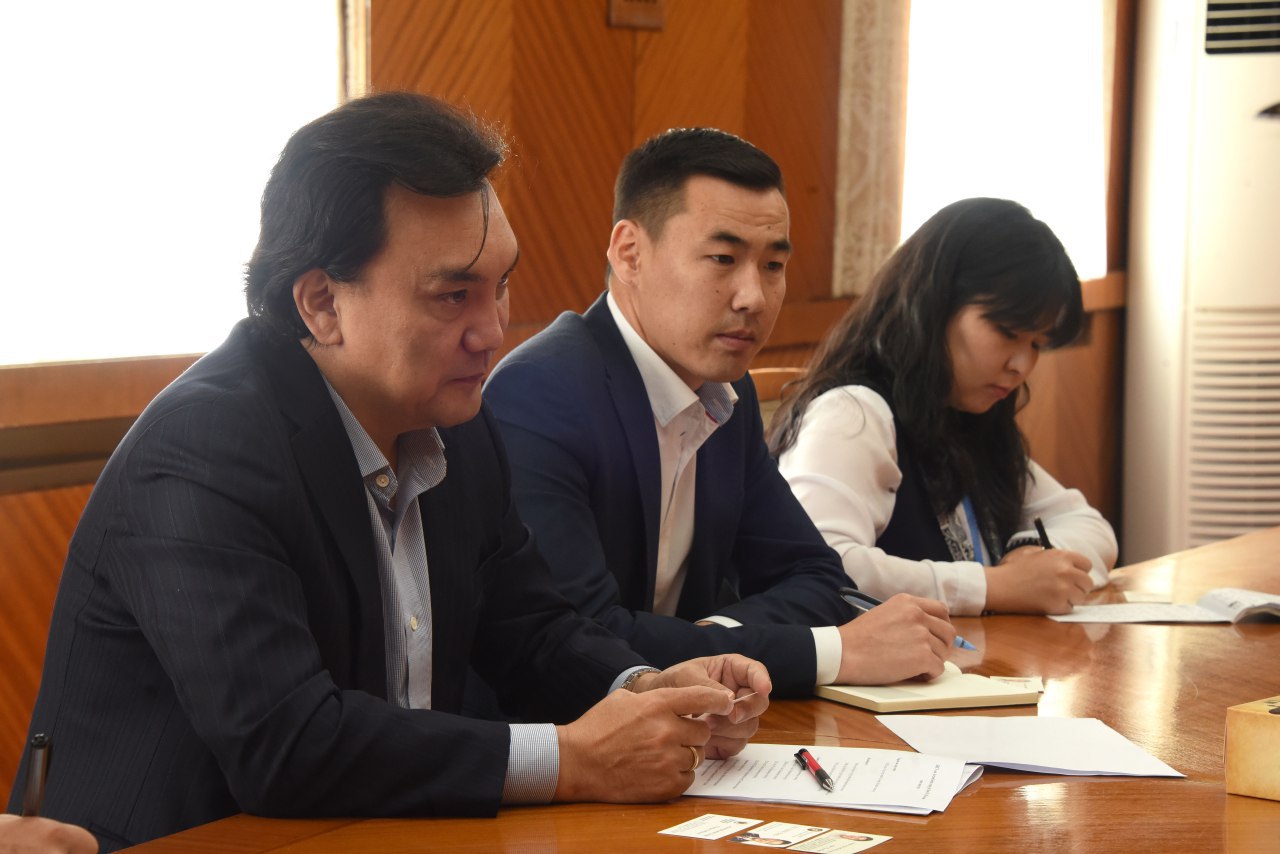 УИХ-ын гишүүн Б.Батзориг Бүгд Найрамдах Солонгос Улсын Үндэсний Ассамблейн гишүүн Вон Юү Чолийг хүлээн авч уулзав