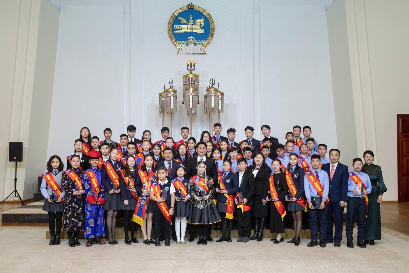 Монгол Улсын Ерөнхий сайд “Оны онцлох хүүхэд”-үүдийг шагнав