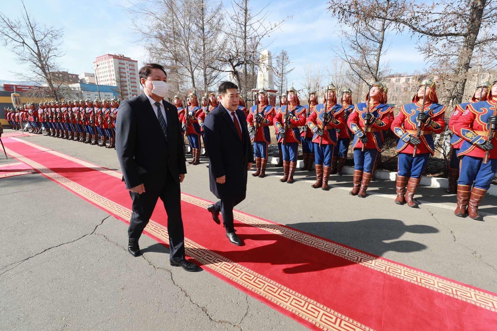Монгол Улсын ерөнхий сайд Л.Оюун-Эрдэнэ Батлан хамгаалах яаманд ажиллалаа