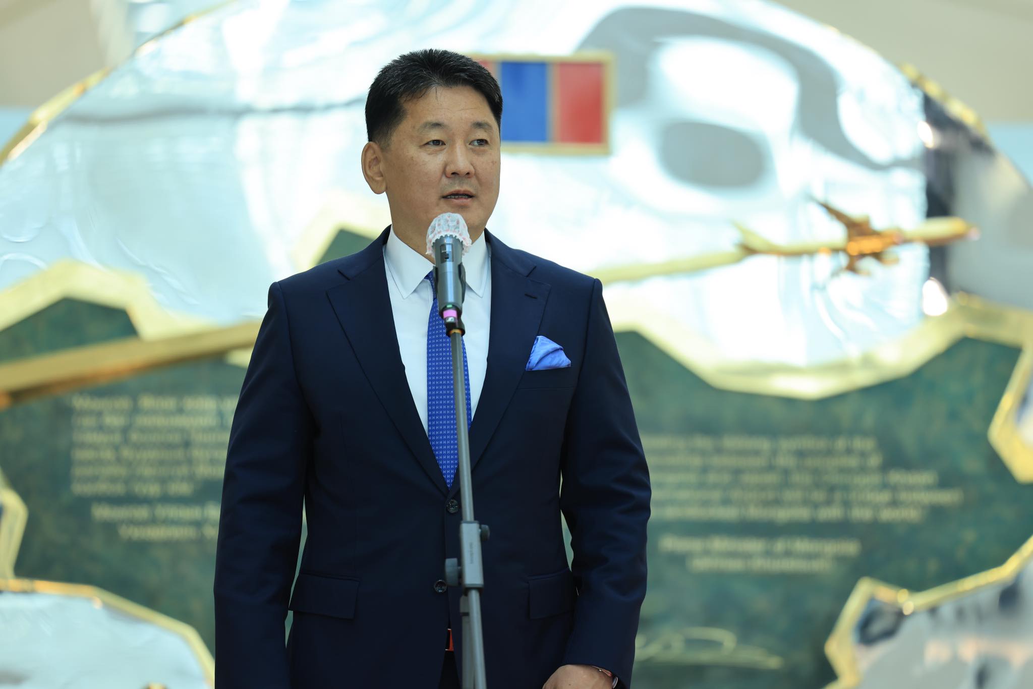 Монгол Улсын Ерөнхийлөгч У.Хүрэлсүх “Чингис хаан” олон улсын нисэх буудлын анхны нислэгийн ёслолд оролцож, үг хэллээ