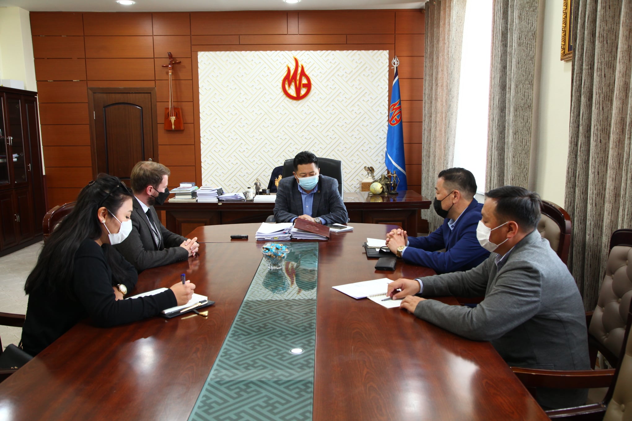 ФЭС-ийн Монгол дахь суурин төлөөлөгч МҮЭХ-ны удирдлагуудтай уулзлаа