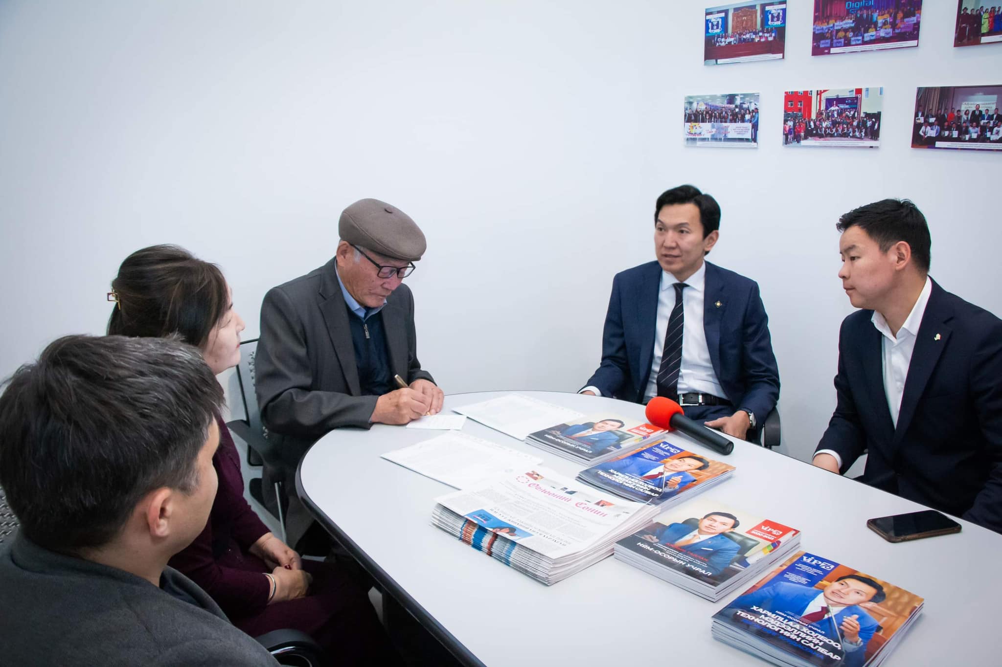 Баянхошуу, Өнөр бүсэд E-Mongolia төрийн үйлчилгээний төв ажиллаж эхэллээ