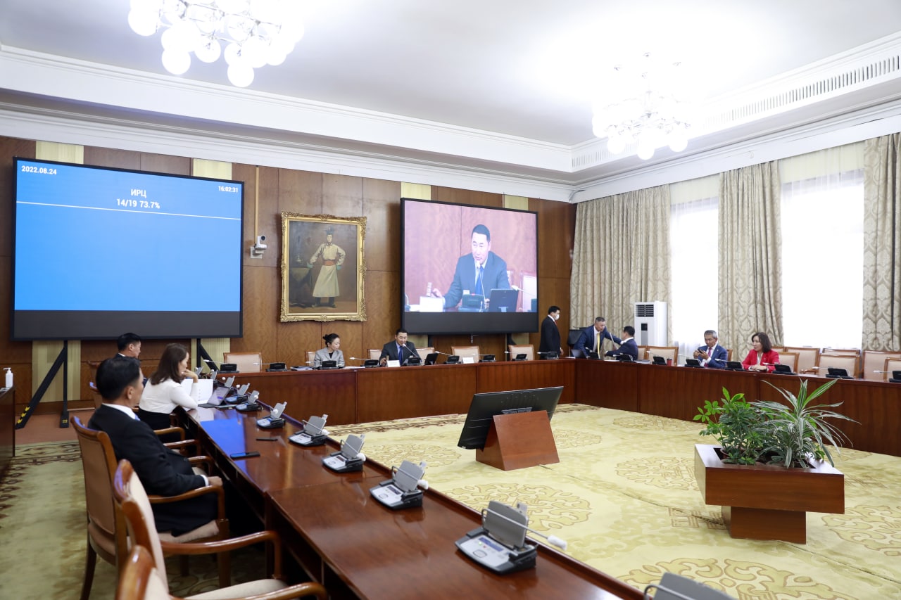 Монгол Улсын Их Хурлын чуулганы хуралдааны дэгийн тухай хуульд нэмэлт оруулах тухай болон хамт өргөн мэдүүлсэн хуулийн төслүүдийг анхны хэлэлцүүлгээр батлахыг дэмжлээ