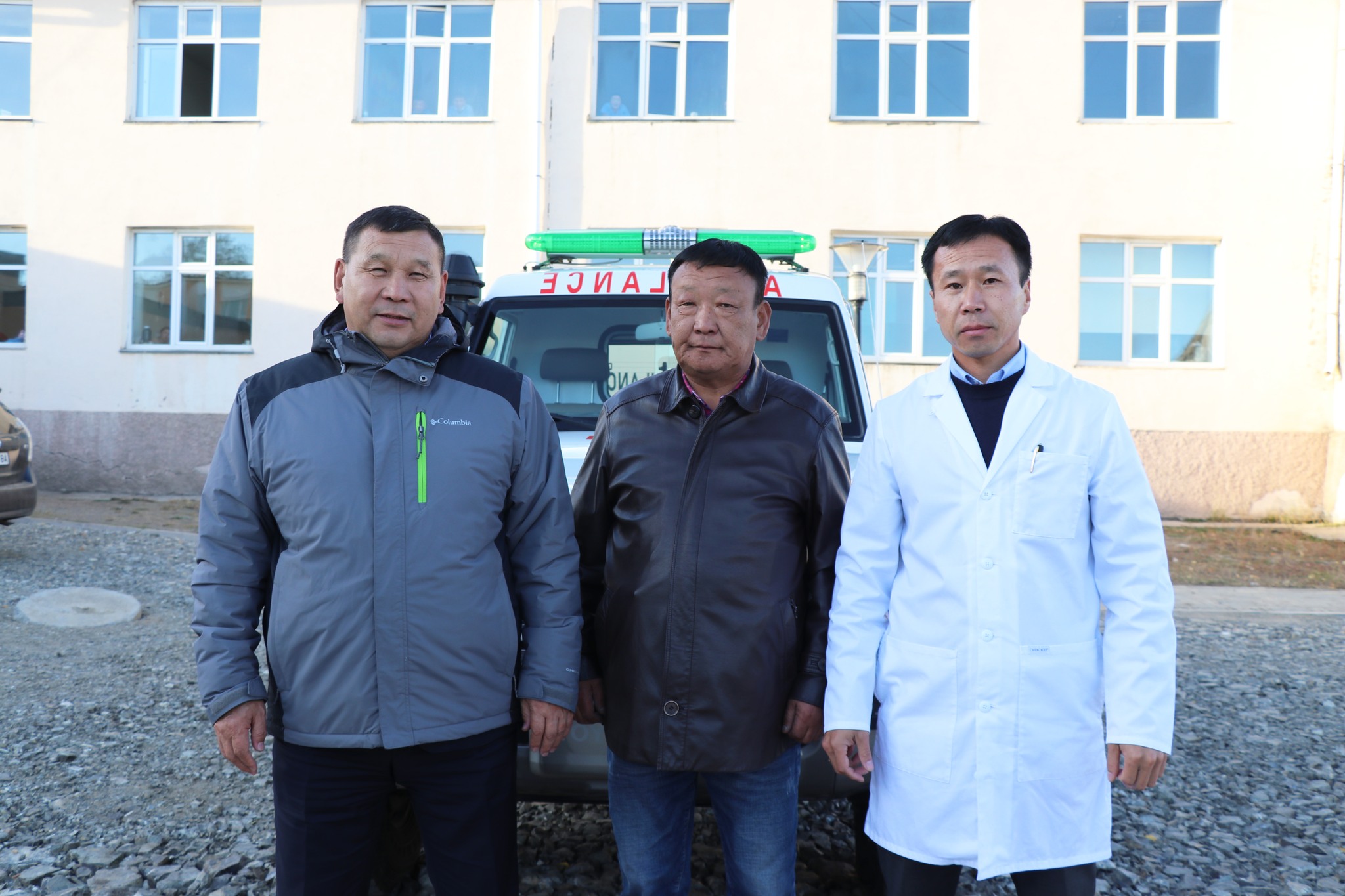Төв аймгийн Нэгдсэн эмнэлэгт түргэн тусламжийн автомашин гардуулав