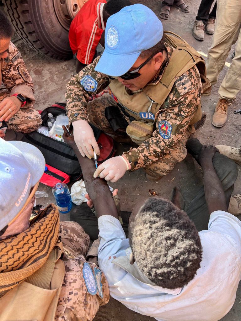 Монгол цэргүүд Суданд зэвсэглэсэн этгээдүүдтэй нүүр тулж, иргэдийн амийг аварчээ