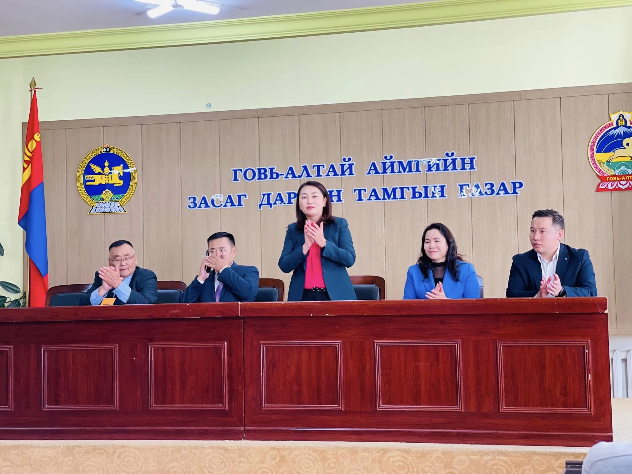 Говь-Алтай аймгийн нийгмийн даатгалын ажилтан албан хаагчидтай уулзав