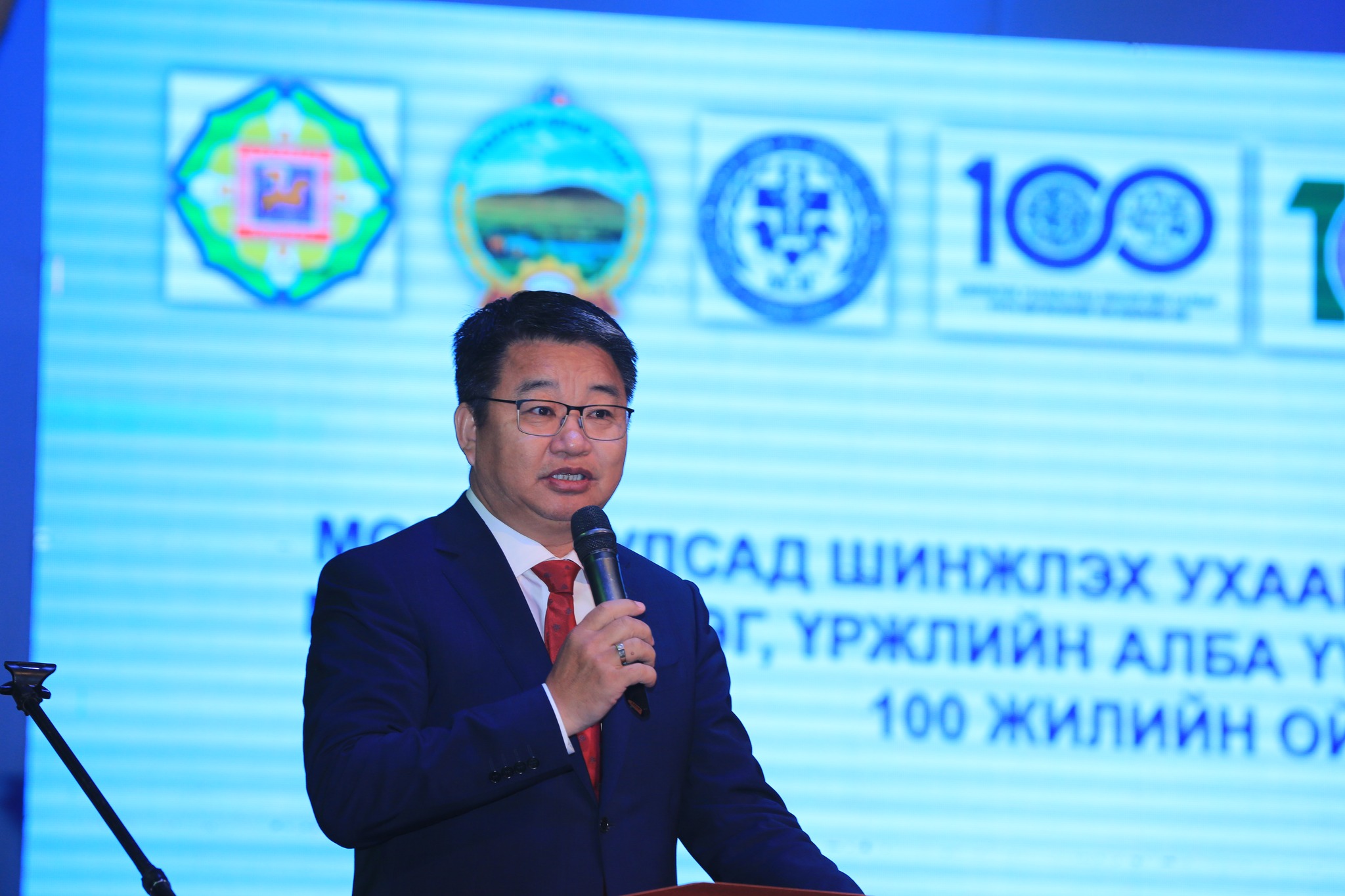 Монгол Улсад шинжлэх ухааны Мал эмнэлгийн салбар үүсэн байгуулагдсаны 100 жилийн ой тохиож байна