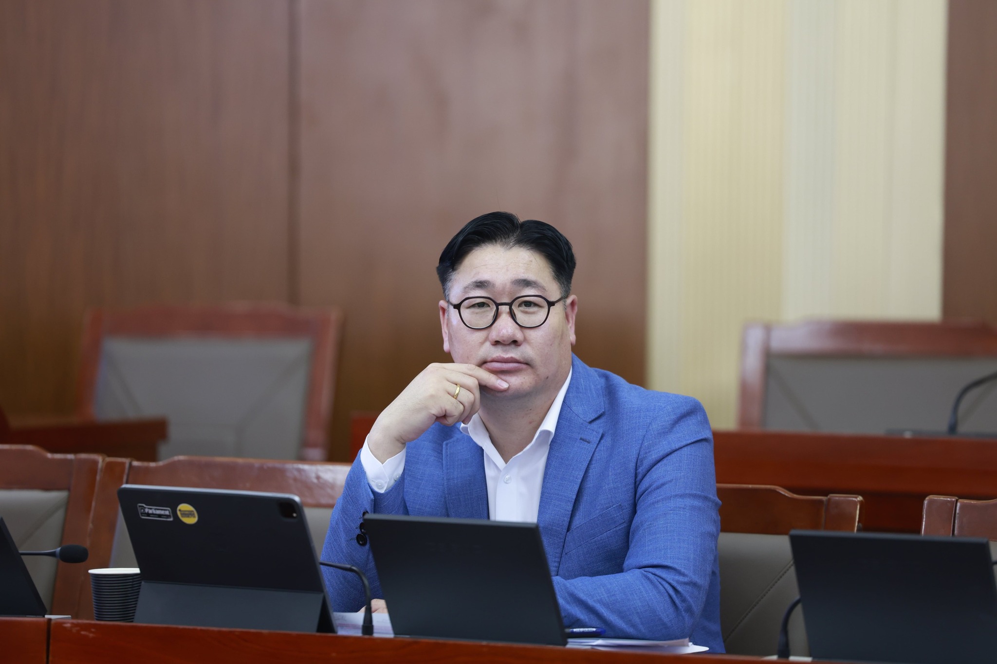 Б.Өлзийбат: 100 мянган иргэний гарын үсэгтэй өргөдлийг өнөө хэр авч хэлэлцэхгүй байгаа нь ХҮН ТӨВТЭЙ үзэл санааны эсрэг хууль зөрчсөн үйлдэл болж байна